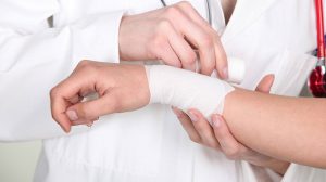Hướng dẫn cách xử lý vết thương không để lại sẹo khi bị té xe